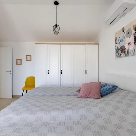 Beyla By Interhome Vrsi
